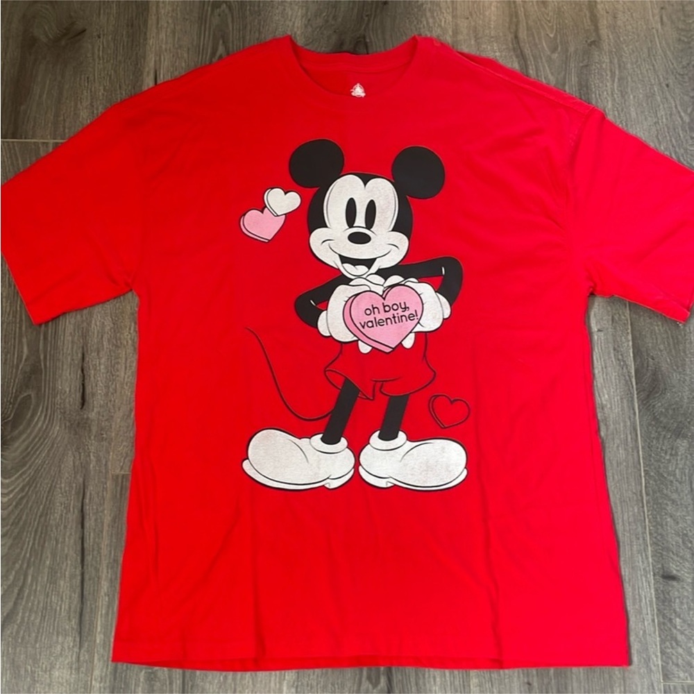 Red Valentines Day T~shirt Disney Mickey Mouse size medium